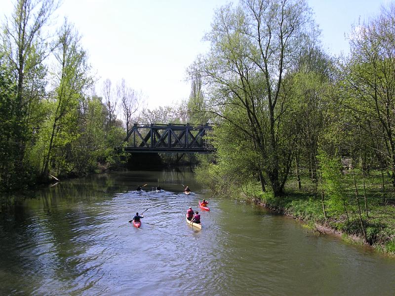 Paddeln auf der Leine.JPG